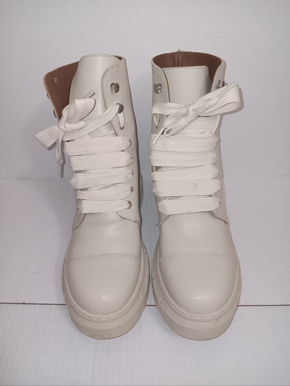 ALOHAS CAN CAN BEIGE EU 39 ( US WOMENS 8.5) THICK LACE BOOTS